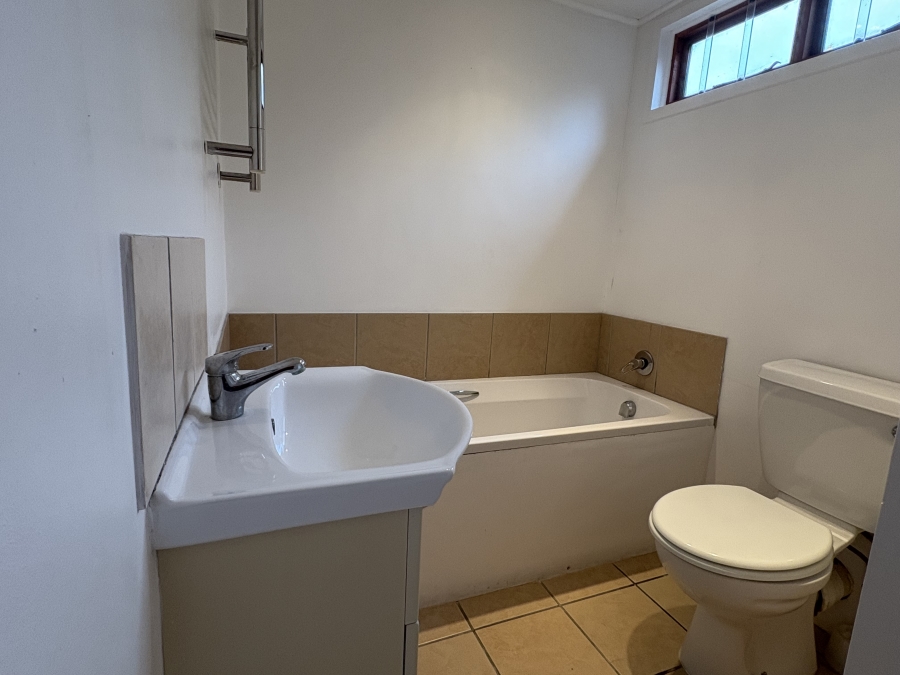 2 Bedroom Property for Sale in Harkerville A H Western Cape